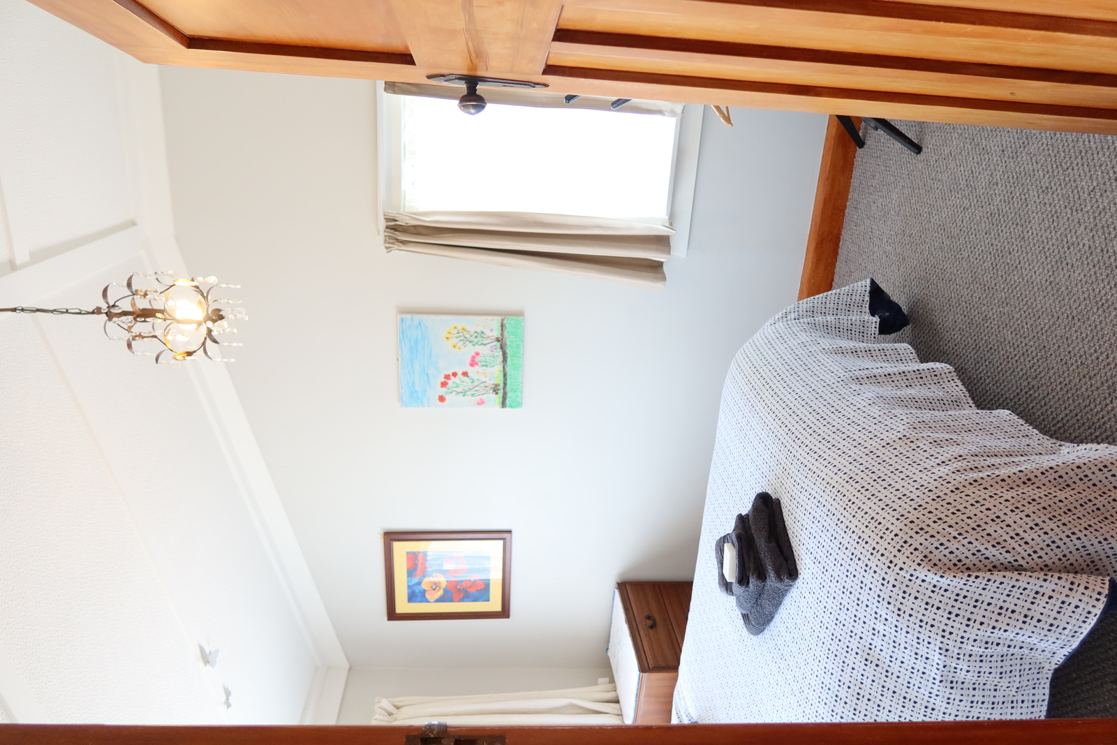 La Casa King Single 1